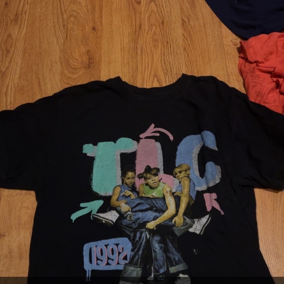 Clothes - Picture 4 of 16